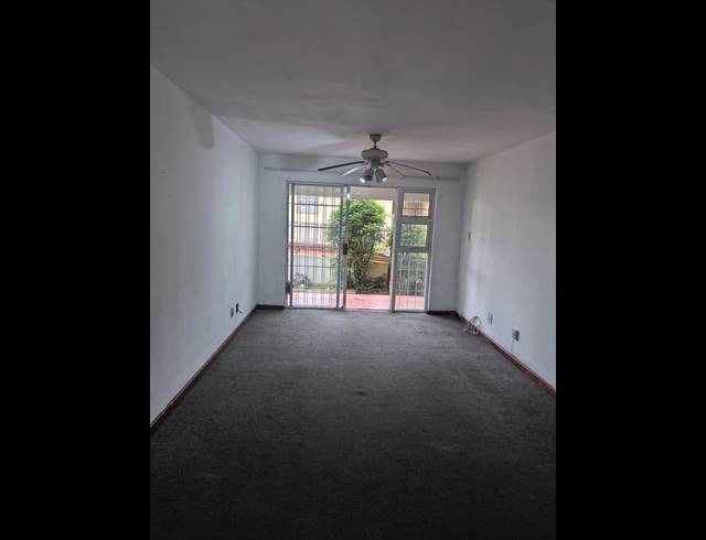 2 BEDROOM APARTMENT TO LET IN SEA VIEW